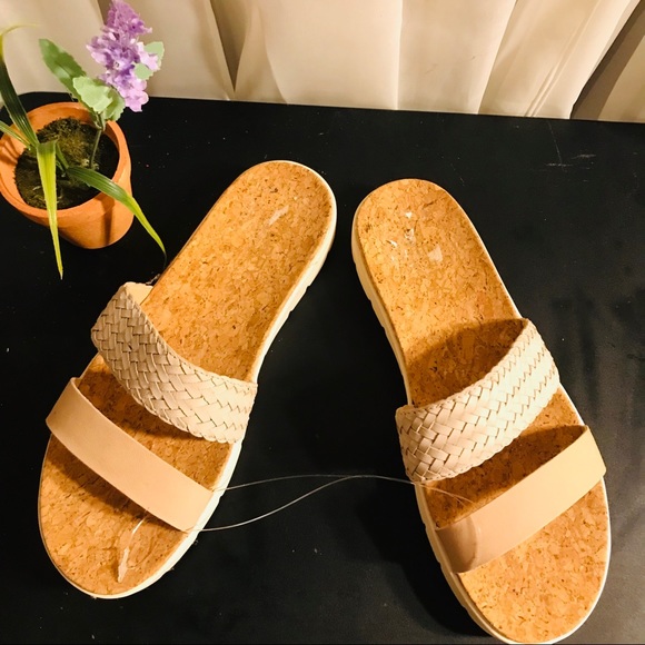 ✨Sperry neutral 2 tone leather sandal/ flops✨New - Picture 2 of 7